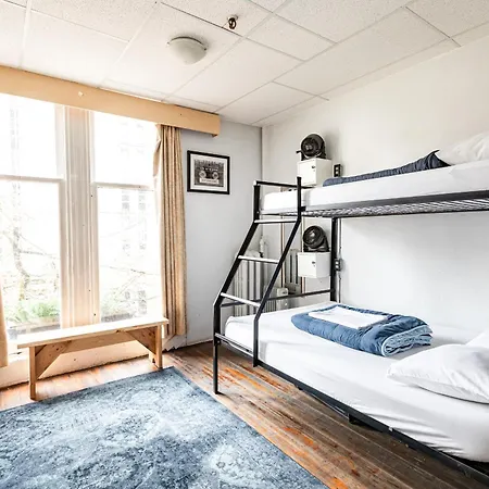 The Cambie Hostel Gastown-3