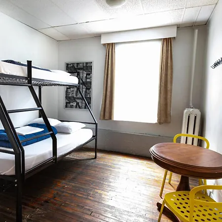 The Cambie Hostel Gastown-2